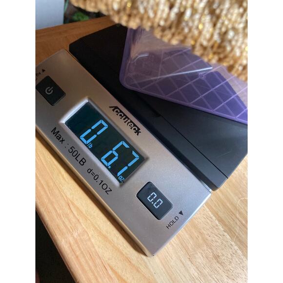 The Sak Original Gold Metallic Crocheted Purse. Excellent Pre-Owned Condition - Picture 8 of 8